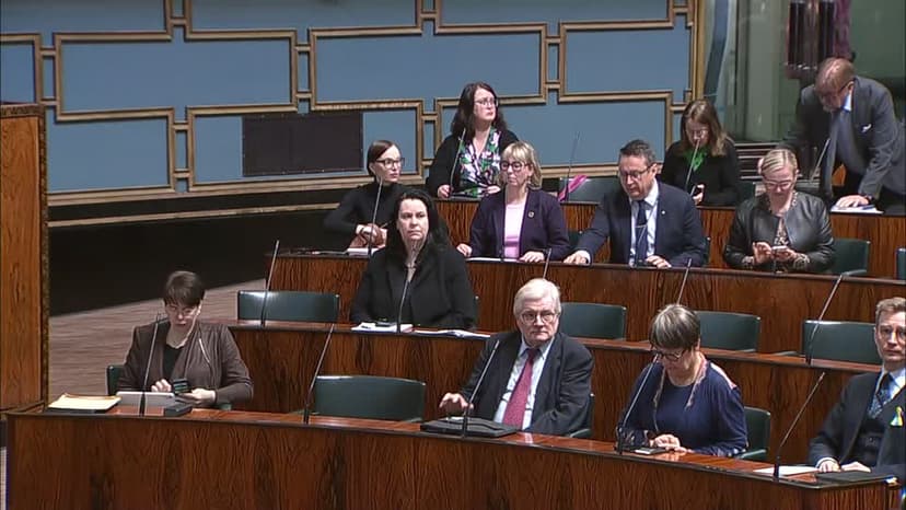 Täysistunto 15.4.2026 klo 14