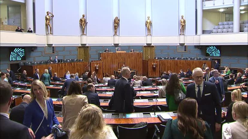 Täysistunto 21.4.2026 klo 14